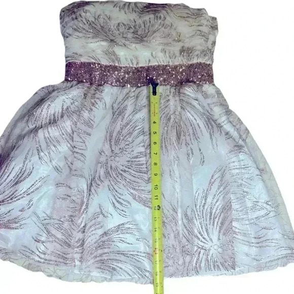 Beautiful Strapless Dress by Masquerade - Juniors Size 11/12 - Picture 7 of 11